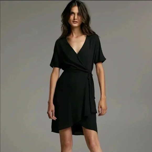 Aritzia Babaton Wallace Dress Short Sleeve Wrap Mini Deep V-Neck Size Small S - Picture 1 of 9